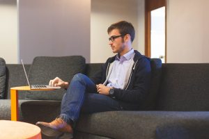 Jak ubrać się w business casual?